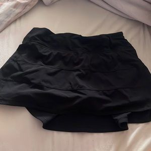 Lululemon pace rival skirt size 6!